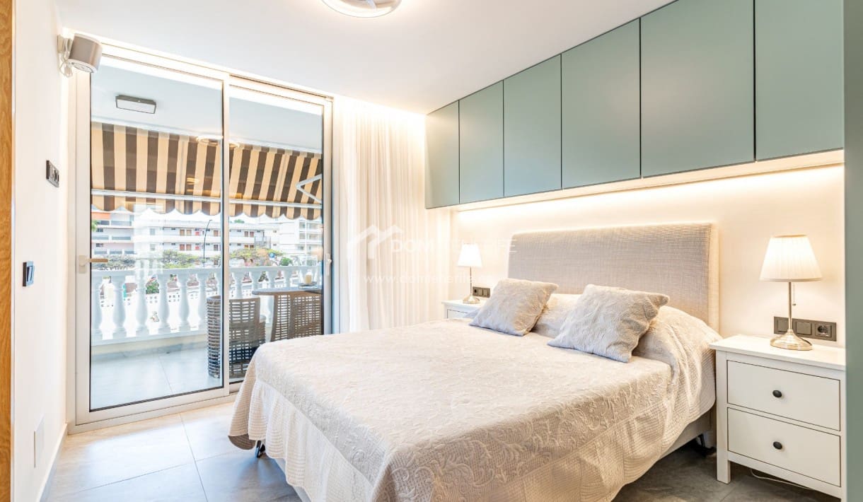 3 soveværelse Byhus til salg i Los Cristianos med swimmingpool garage - € 675.000 (Ref: 9838589)