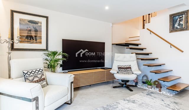 3 soveværelse Byhus til salg i Los Cristianos, Arona med swimmingpool garage - € 675.000 (Ref: 9838589)