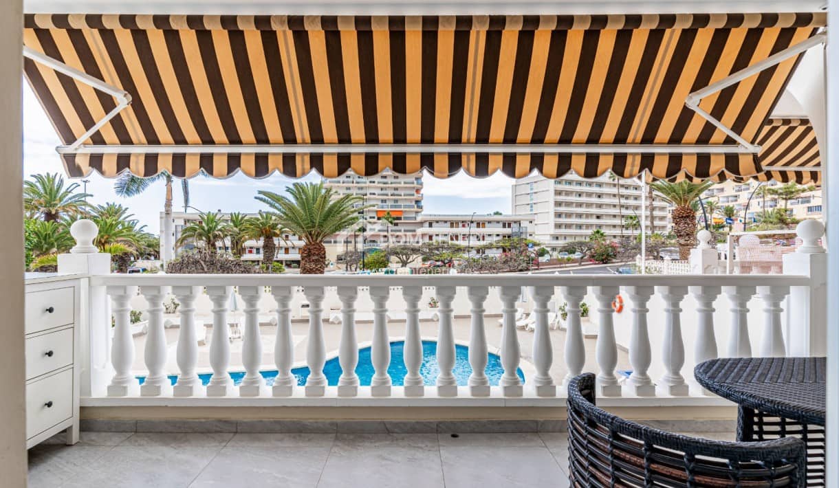 3 soveværelse Byhus til salg i Los Cristianos med swimmingpool garage - € 675.000 (Ref: 9838589)