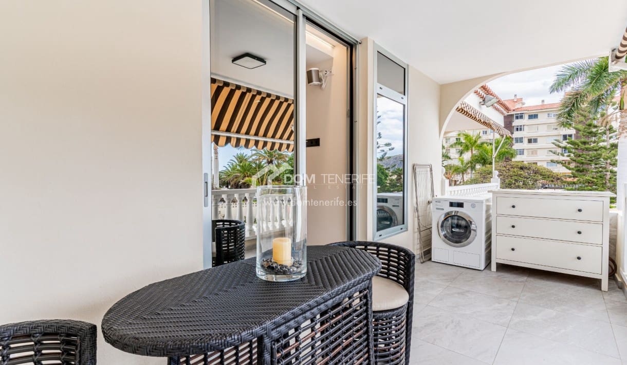 3 soveværelse Byhus til salg i Los Cristianos med swimmingpool garage - € 675.000 (Ref: 9838589)