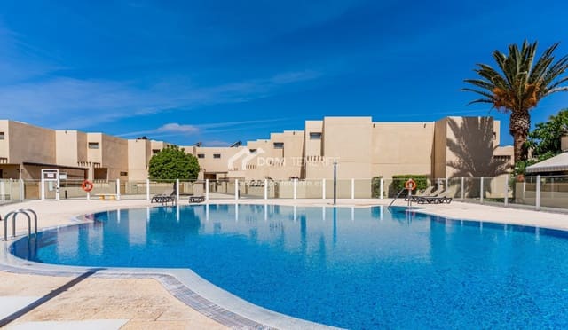 3 soveværelse Byhus til salg i La Tejita, Granadilla de Abona med swimmingpool garage - € 599.000 (Ref: 9858811)