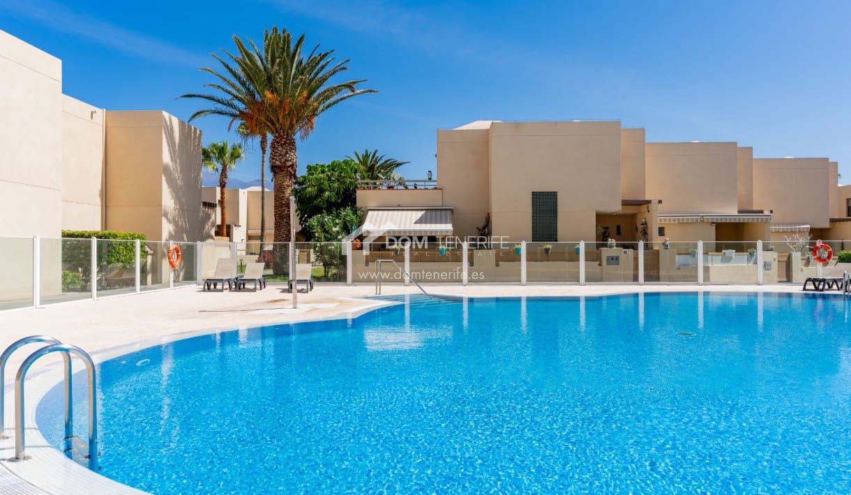 3 soveværelse Byhus til salg i La Tejita med swimmingpool garage - € 599.000 (Ref: 9858811)