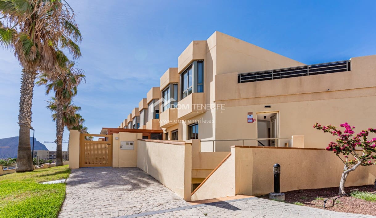 3 soveværelse Byhus til salg i La Tejita med swimmingpool garage - € 599.000 (Ref: 9858811)