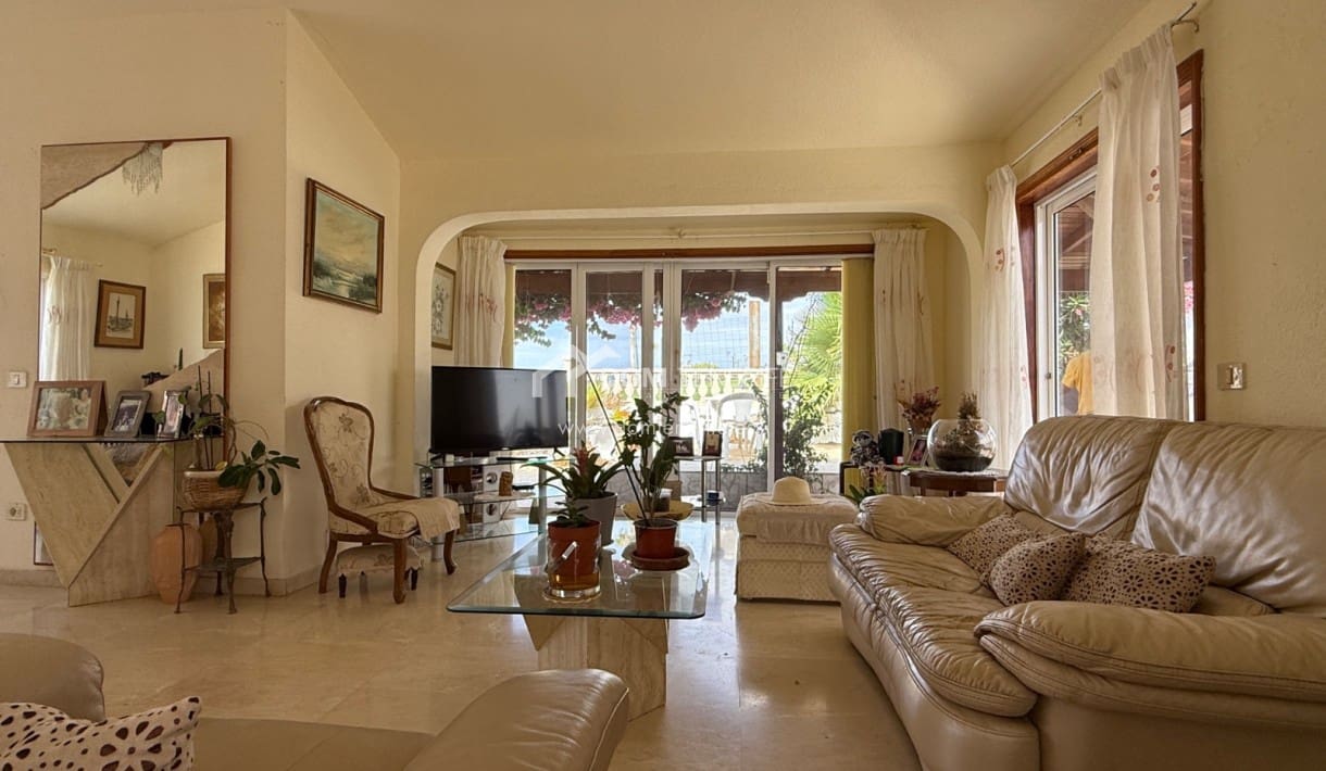 3 quarto Moradia para venda em Amarilla Golf com piscina garagem - 679 000 € (Ref: 9914885)
