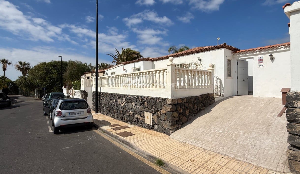 3 quarto Moradia para venda em Amarilla Golf com piscina garagem - 679 000 € (Ref: 9914885)