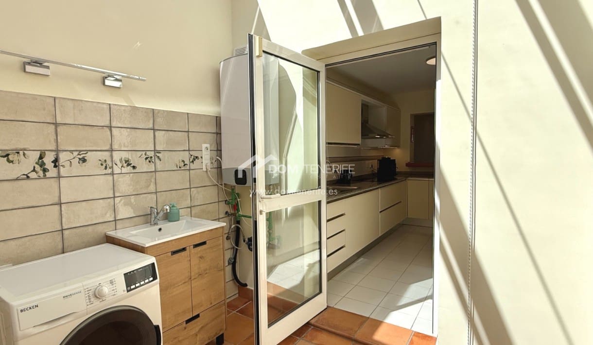2 chambre Villa/Maison Semi-Mitoyenne à vendre à La Caleta Adeje avec piscine garage - 1 280 000 € (Ref: 9919035)