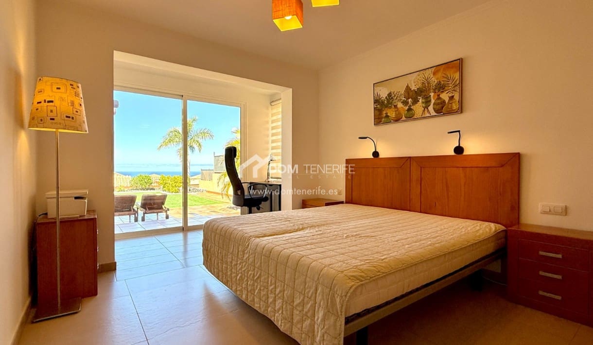 2 chambre Villa/Maison Semi-Mitoyenne à vendre à La Caleta Adeje avec piscine garage - 1 280 000 € (Ref: 9919035)