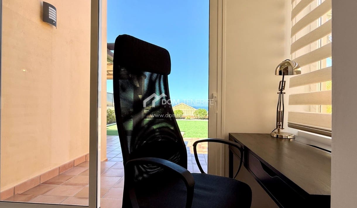 2 chambre Villa/Maison Semi-Mitoyenne à vendre à La Caleta Adeje avec piscine garage - 1 280 000 € (Ref: 9919035)