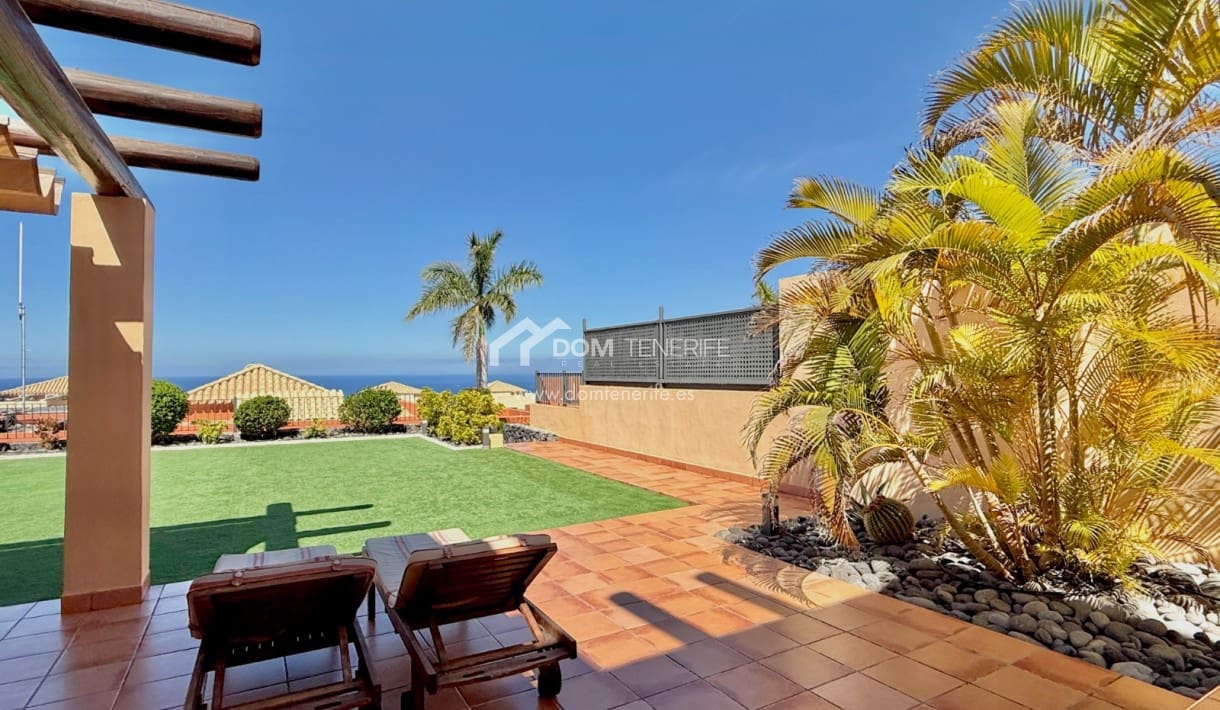 2 chambre Villa/Maison Semi-Mitoyenne à vendre à La Caleta Adeje avec piscine garage - 1 280 000 € (Ref: 9919035)