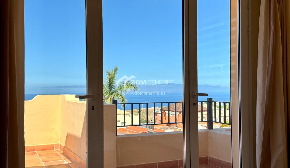 2 chambre Villa/Maison Semi-Mitoyenne à vendre à La Caleta Adeje avec piscine garage - 1 280 000 € (Ref: 9919035)