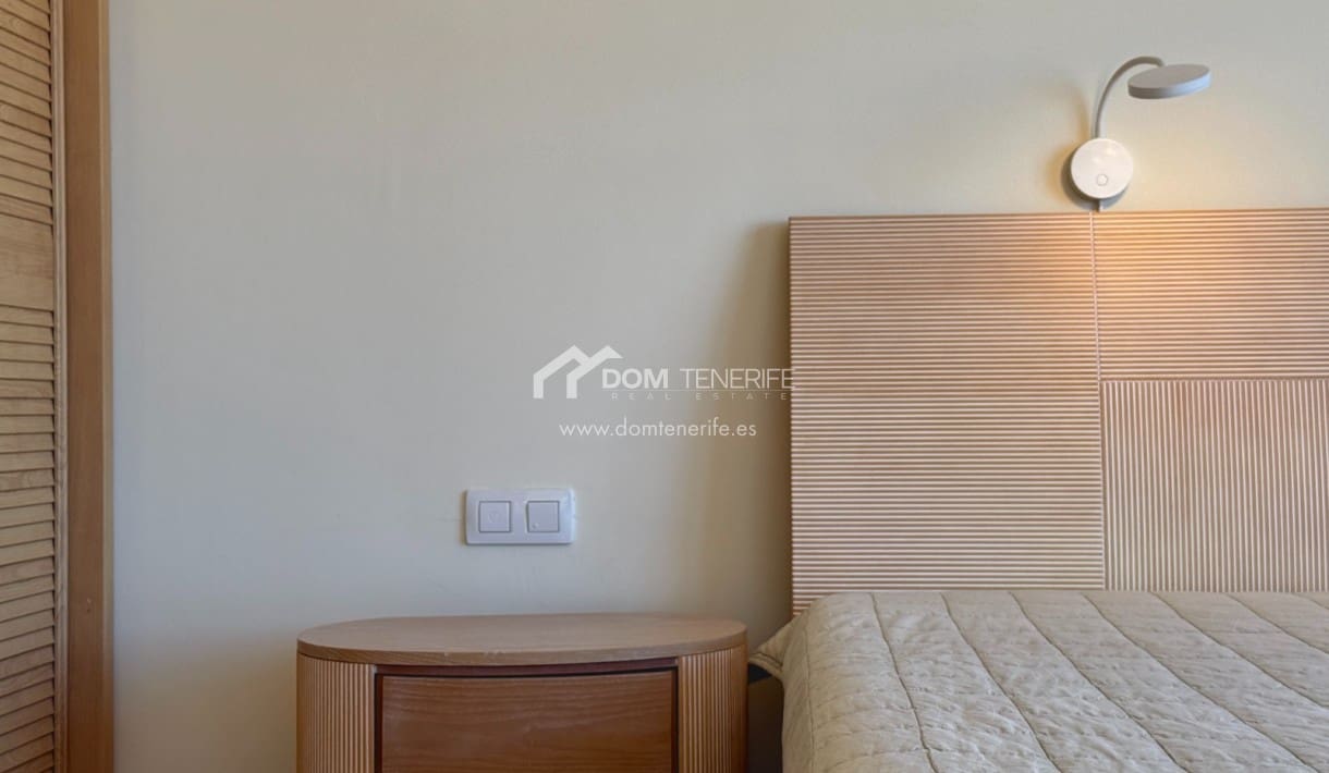 2 chambre Villa/Maison Semi-Mitoyenne à vendre à La Caleta Adeje avec piscine garage - 1 280 000 € (Ref: 9919035)