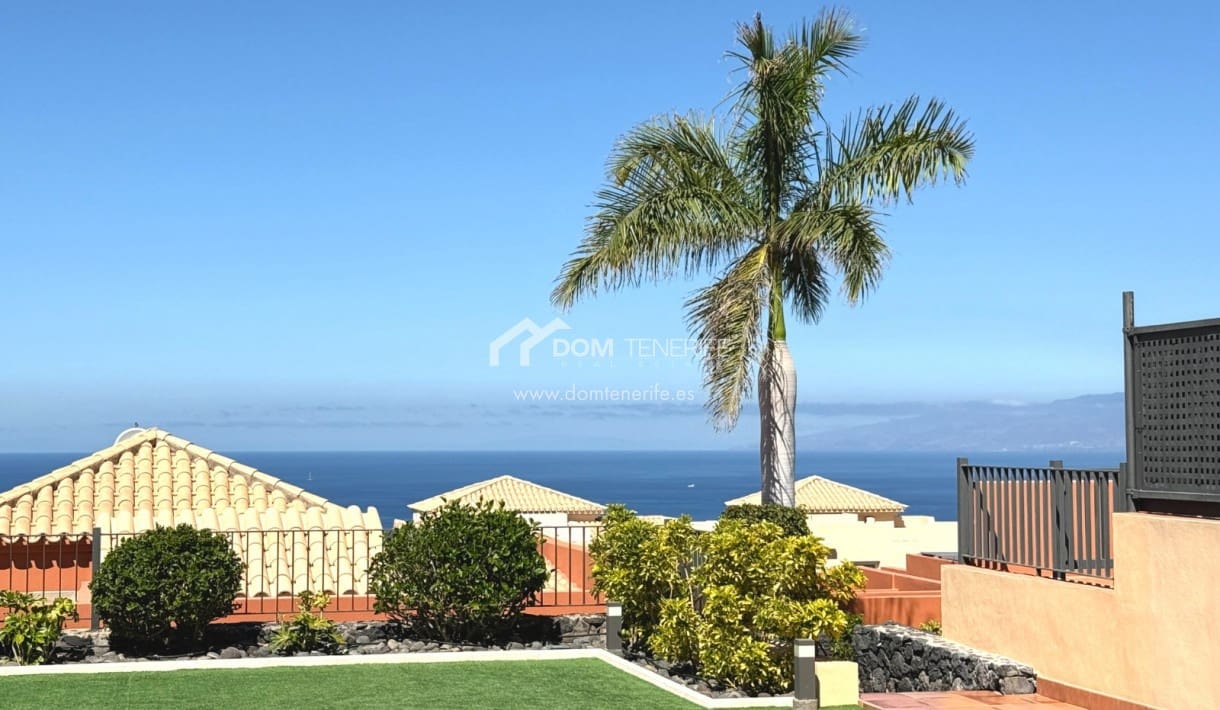 2 chambre Villa/Maison Semi-Mitoyenne à vendre à La Caleta Adeje avec piscine garage - 1 280 000 € (Ref: 9919035)