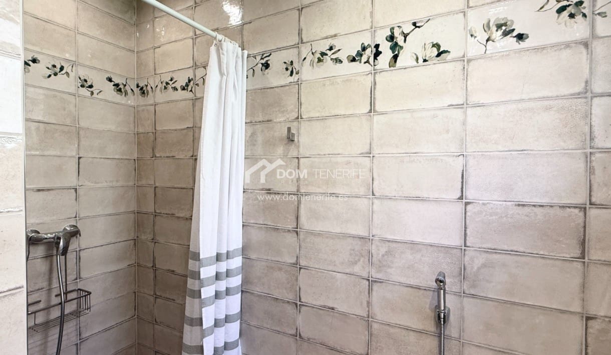 2 chambre Villa/Maison Semi-Mitoyenne à vendre à La Caleta Adeje avec piscine garage - 1 280 000 € (Ref: 9919035)