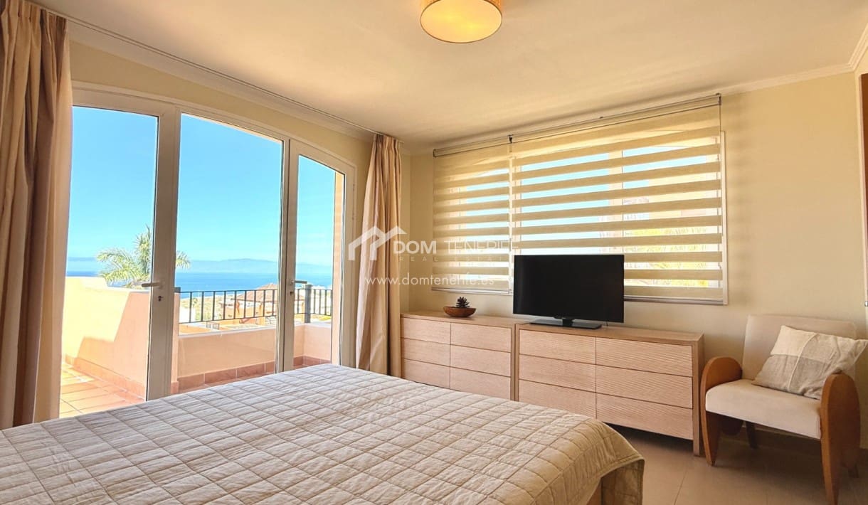 2 chambre Villa/Maison Semi-Mitoyenne à vendre à La Caleta Adeje avec piscine garage - 1 280 000 € (Ref: 9919035)