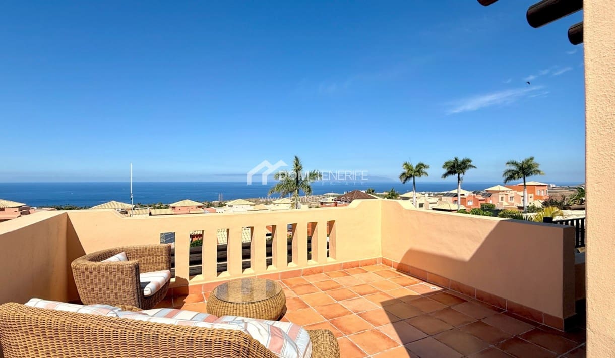 2 chambre Villa/Maison Semi-Mitoyenne à vendre à La Caleta Adeje avec piscine garage - 1 280 000 € (Ref: 9919035)