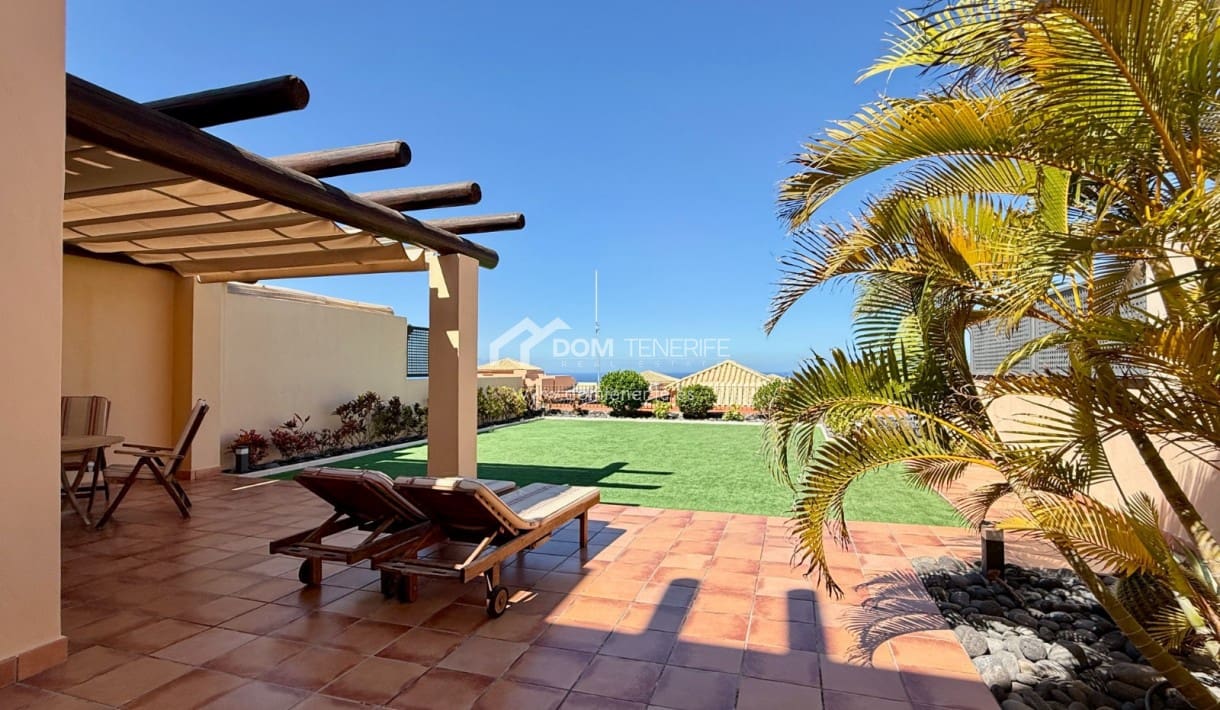 2 chambre Villa/Maison Semi-Mitoyenne à vendre à La Caleta Adeje avec piscine garage - 1 280 000 € (Ref: 9919035)