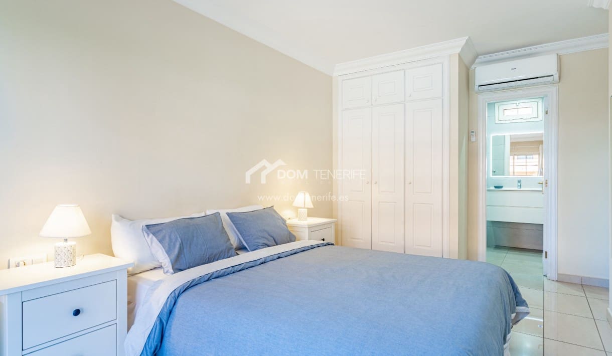 3 bedroom Apartment for sale in Playa del Duque with pool - € 895,000 (Ref: 9932666)