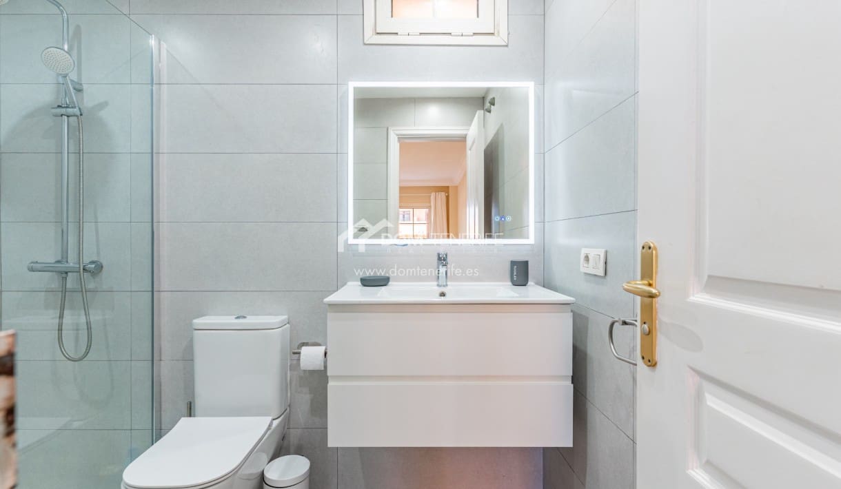 3 bedroom Apartment for sale in Playa del Duque with pool - € 895,000 (Ref: 9932666)