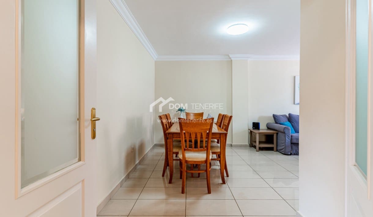 3 bedroom Apartment for sale in Playa del Duque with pool - € 895,000 (Ref: 9932666)
