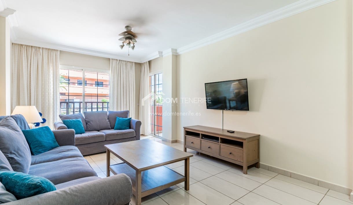 3 bedroom Apartment for sale in Playa del Duque with pool - € 895,000 (Ref: 9932666)