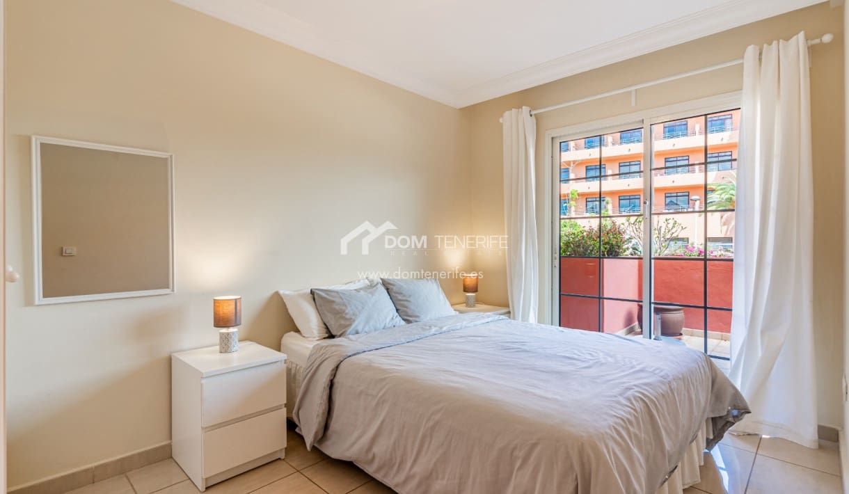 3 bedroom Apartment for sale in Playa del Duque with pool - € 895,000 (Ref: 9932666)
