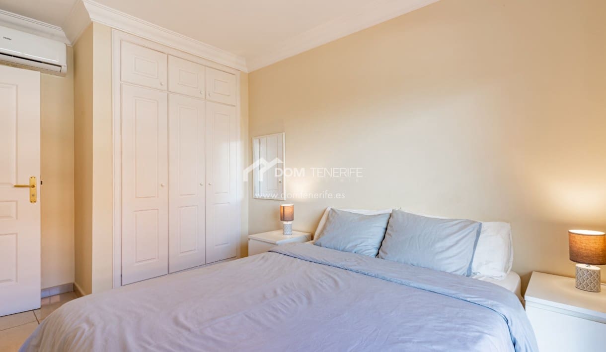 3 bedroom Apartment for sale in Playa del Duque with pool - € 895,000 (Ref: 9932666)
