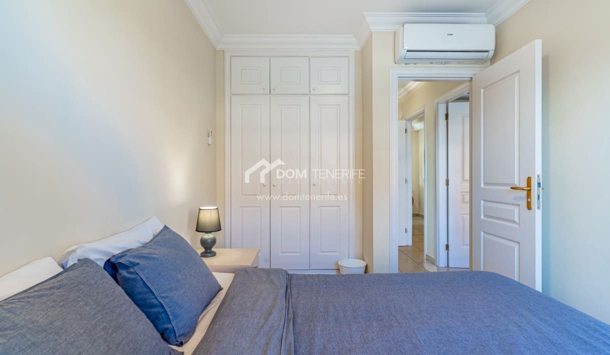 3 bedroom Apartment for sale in Playa del Duque with pool - € 895,000 (Ref: 9932666)