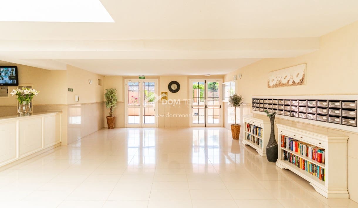3 bedroom Apartment for sale in Playa del Duque with pool - € 895,000 (Ref: 9932666)