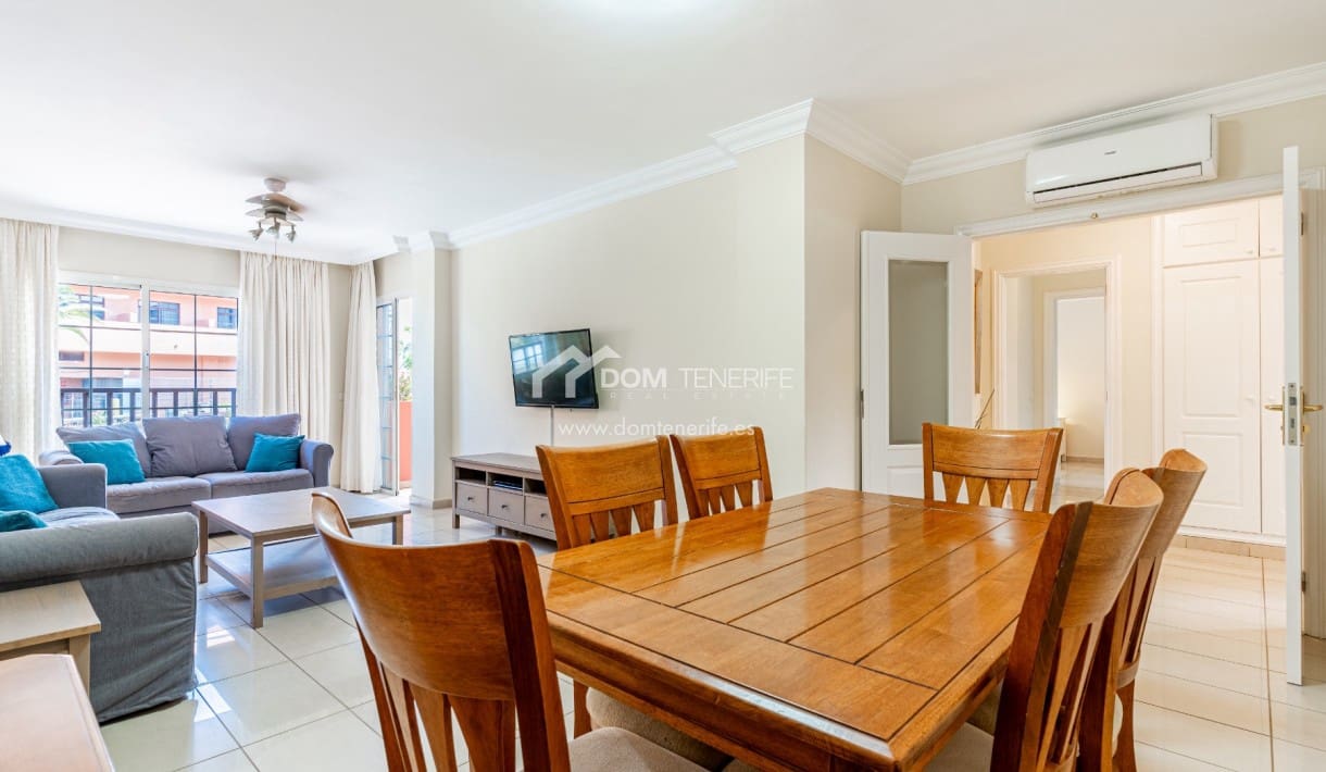 3 bedroom Apartment for sale in Playa del Duque with pool - € 895,000 (Ref: 9932666)