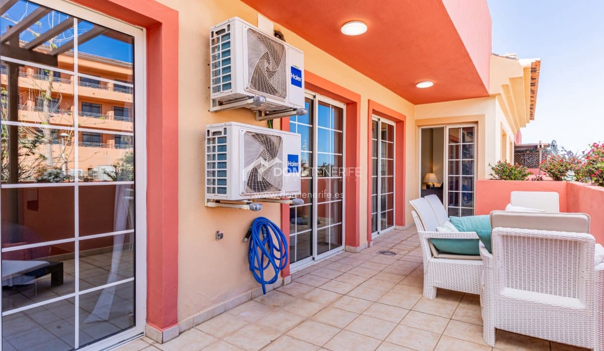 3 bedroom Apartment for sale in Playa del Duque with pool - € 895,000 (Ref: 9932666)