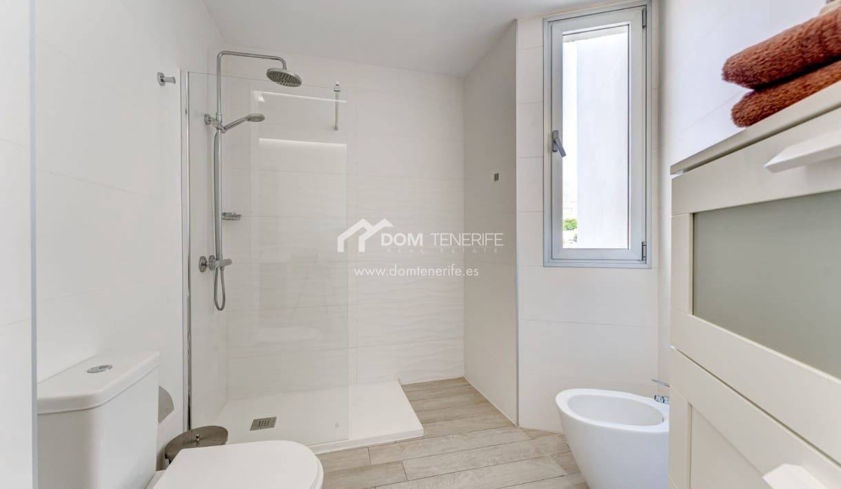 3 sypialnia Apartament na sprzedaż w Playa Paraiso z basenem - 660 000 € (Ref: 9946363)