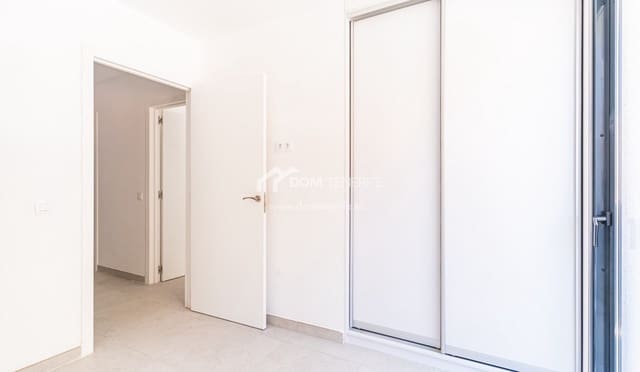 Apartamento de 2 habitaciones en Playa San Juan, Guía de Isora en venta con piscina garaje - 325.000 € (Ref: 9981516)