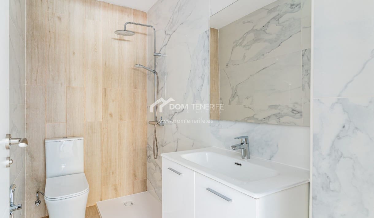 Apartamento de 2 habitaciones en Playa San Juan en venta con piscina garaje - 325.000 € (Ref: 9981516)