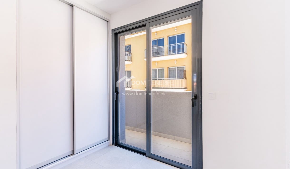Apartamento de 2 habitaciones en Playa San Juan en venta con piscina garaje - 325.000 € (Ref: 9981516)