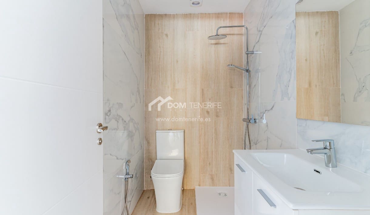 Apartamento de 2 habitaciones en Playa San Juan en venta con piscina garaje - 325.000 € (Ref: 9981516)