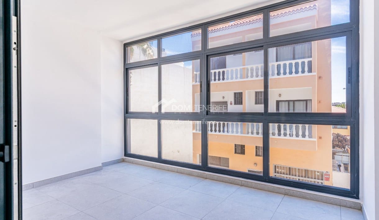 Apartamento de 2 habitaciones en Playa San Juan en venta con piscina garaje - 325.000 € (Ref: 9981516)