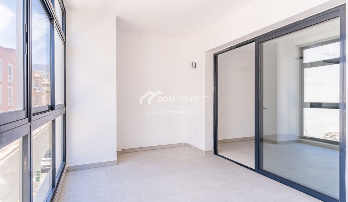 Apartamento de 2 habitaciones en Playa San Juan en venta con piscina garaje - 325.000 € (Ref: 9981516)