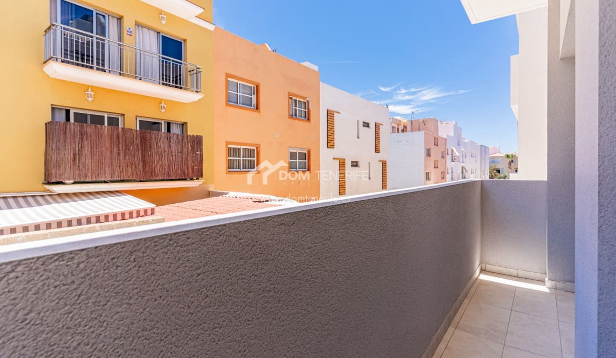 Apartamento de 2 habitaciones en Playa San Juan en venta con piscina garaje - 325.000 € (Ref: 9981516)