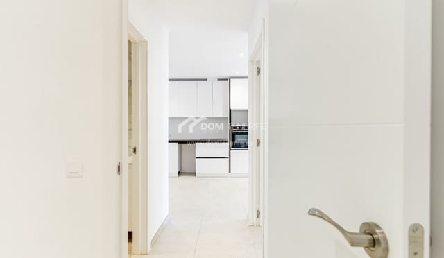 2 soverom Leilighet til salgs i Playa San Juan, Guía de Isora med svømmebasseng garasje - € 335 000 (Ref: 9981517)