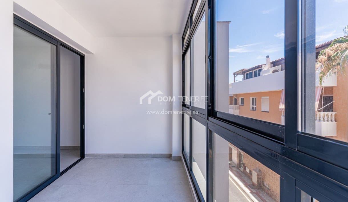 2 sovrum Lägenhet till salu i Playa San Juan med pool garage - 335 000 € (Ref: 9981517)