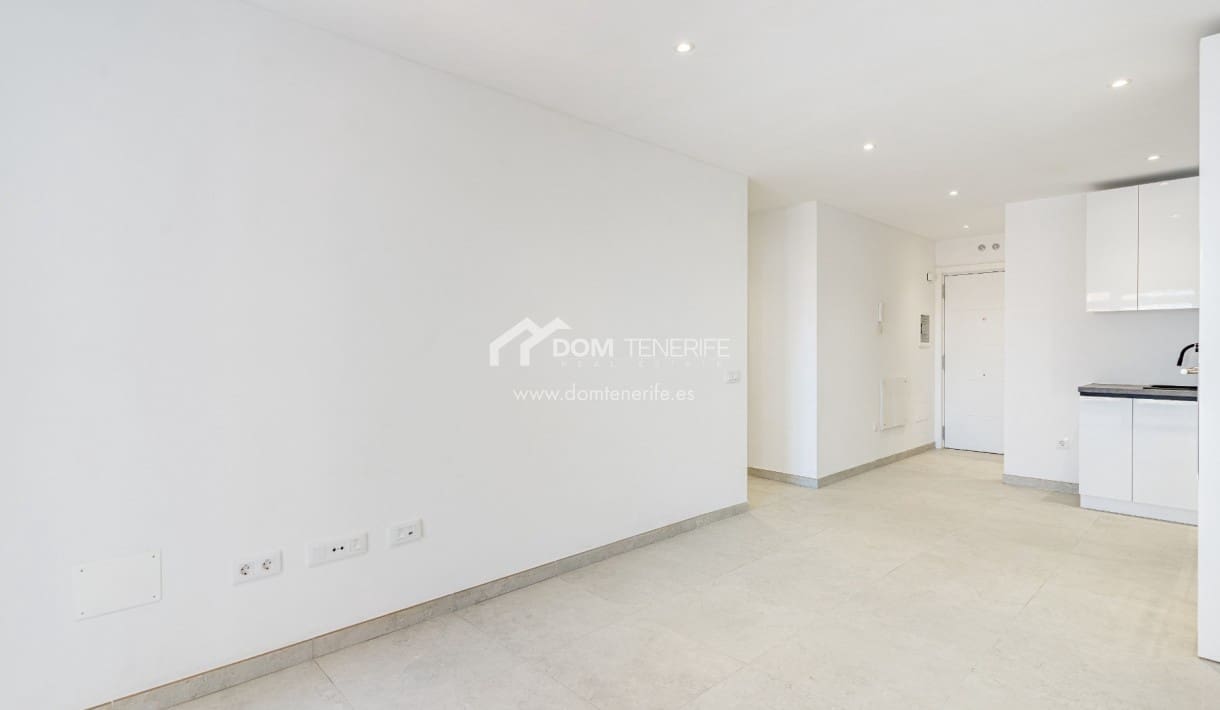 2 soveværelse Lejlighed til salg i Playa San Juan med swimmingpool garage - € 325.000 (Ref: 9981518)