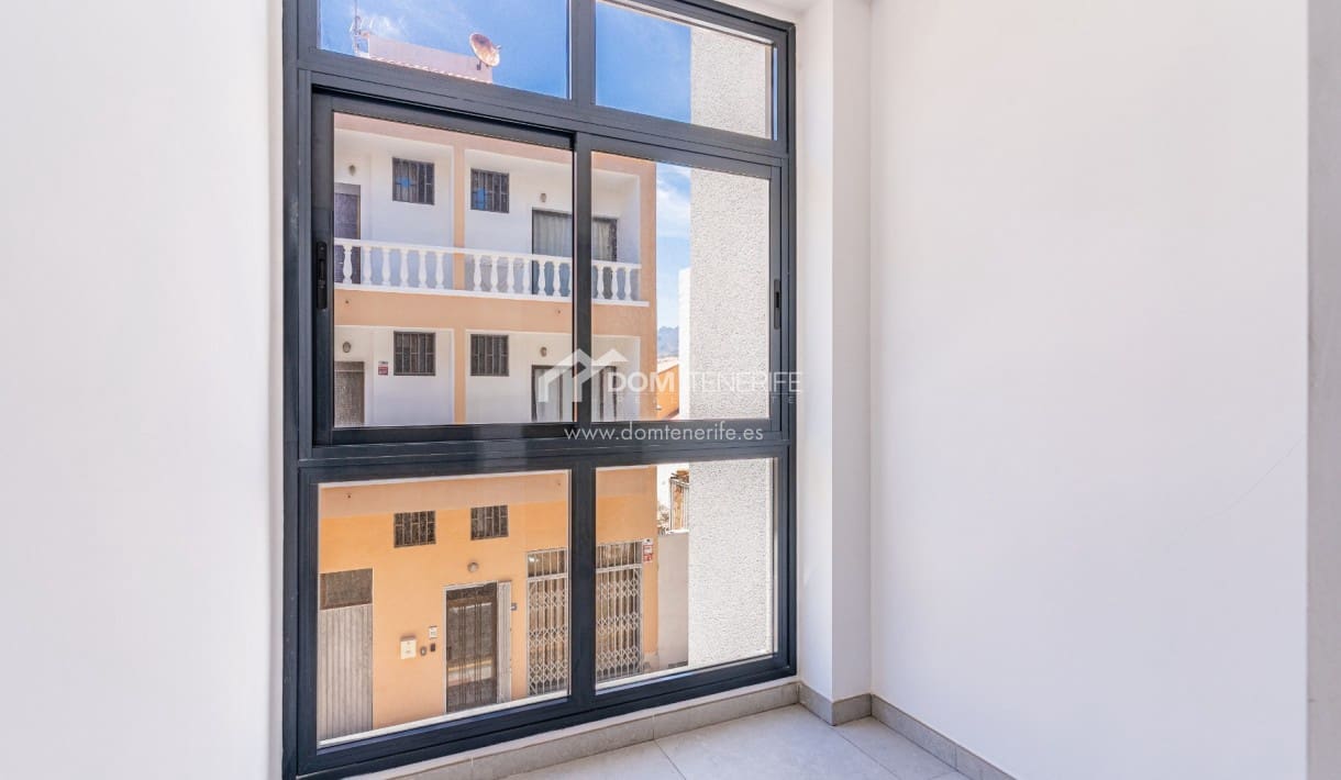 2 soveværelse Lejlighed til salg i Playa San Juan med swimmingpool garage - € 325.000 (Ref: 9981518)