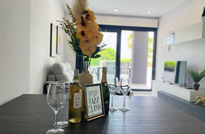 2 soveværelse Lejlighed til salg i Los Altos med swimmingpool garage - € 269.000 (Ref: 9420246)