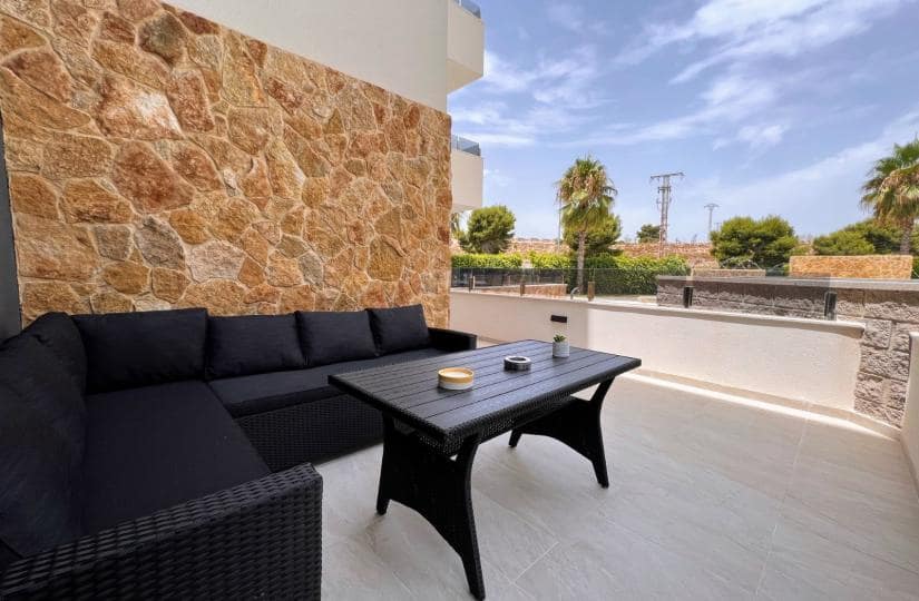 2 soveværelse Lejlighed til salg i Los Altos med swimmingpool garage - € 269.000 (Ref: 9420246)