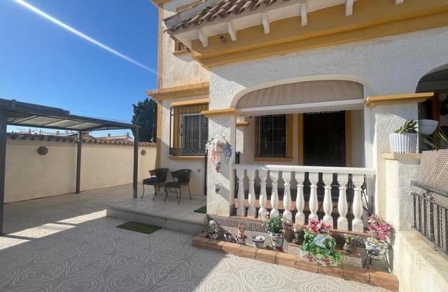 Casa de 3 habitaciones en El Chaparral - La Siesta - La Torreta, Torrevieja en venta con piscina garaje - 215.000 € (Ref: 9420249)