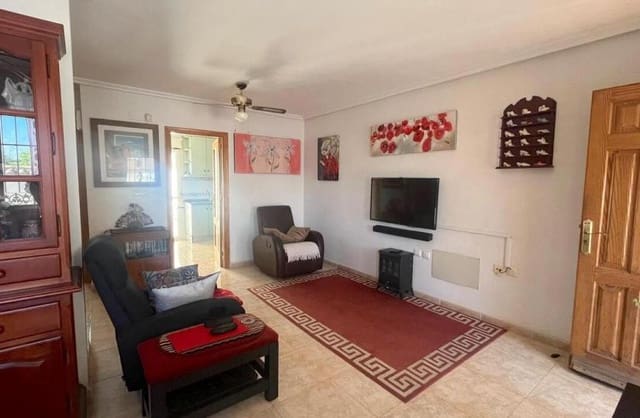 Casa de 3 habitaciones en El Chaparral - La Siesta - La Torreta, Torrevieja en venta con piscina garaje - 215.000 € (Ref: 9420249)