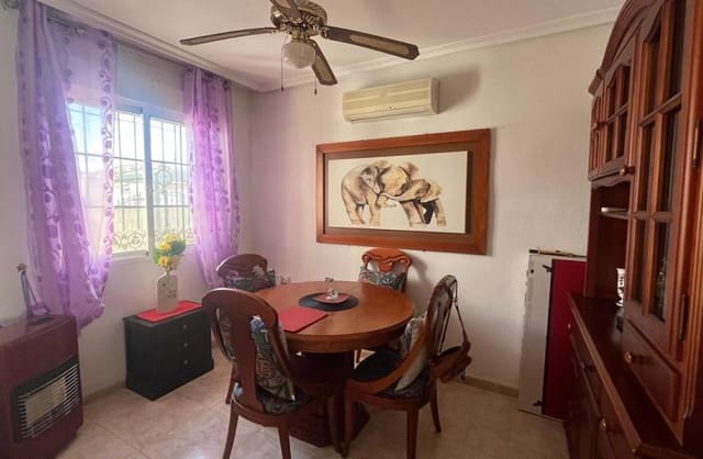 Casa de 3 habitaciones en El Chaparral - La Siesta - La Torreta, Torrevieja en venta con piscina garaje - 215.000 € (Ref: 9420249)