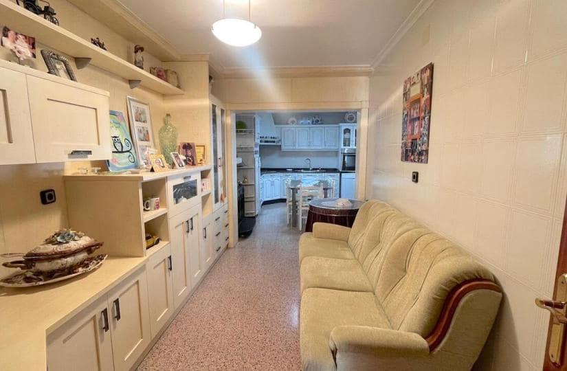 4 bedroom Townhouse for sale in Formentera del Segura with garage - € 200,000 (Ref: 9420250)