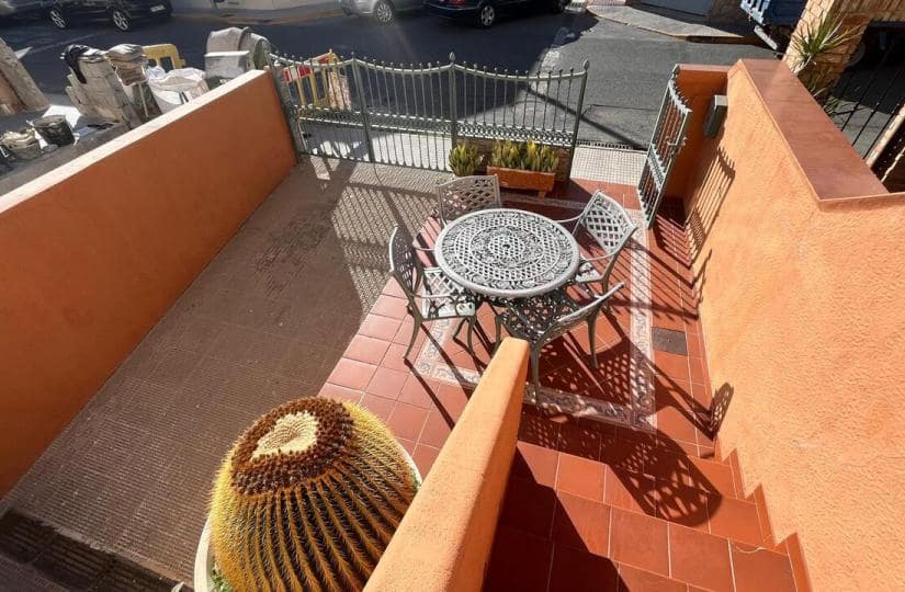 4 bedroom Townhouse for sale in Formentera del Segura with garage - € 200,000 (Ref: 9420250)