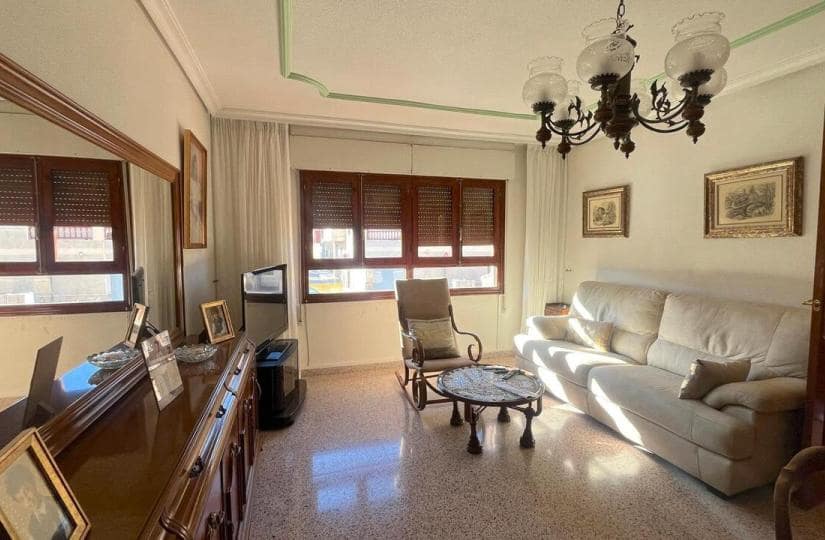 4 bedroom Townhouse for sale in Formentera del Segura with garage - € 200,000 (Ref: 9420250)